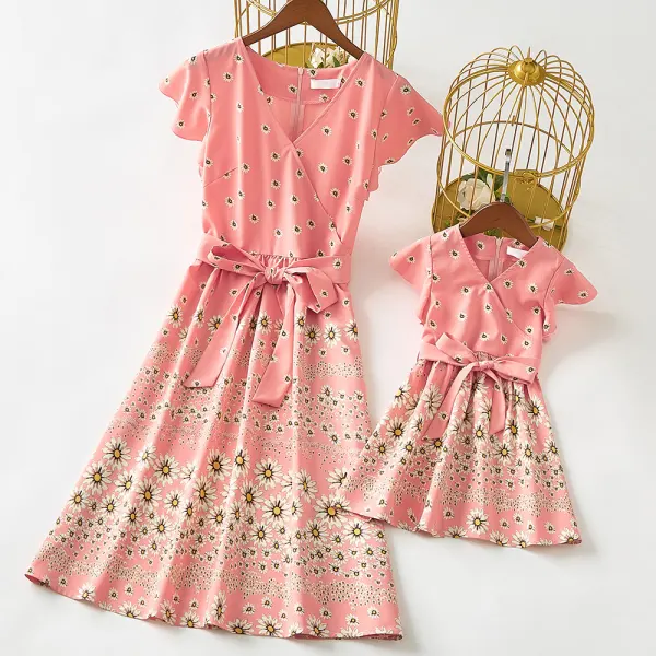 Sweet Pink Flowers V-neck Short Sleeve Mom Girl Matching Dress - Popopiestyle.com 