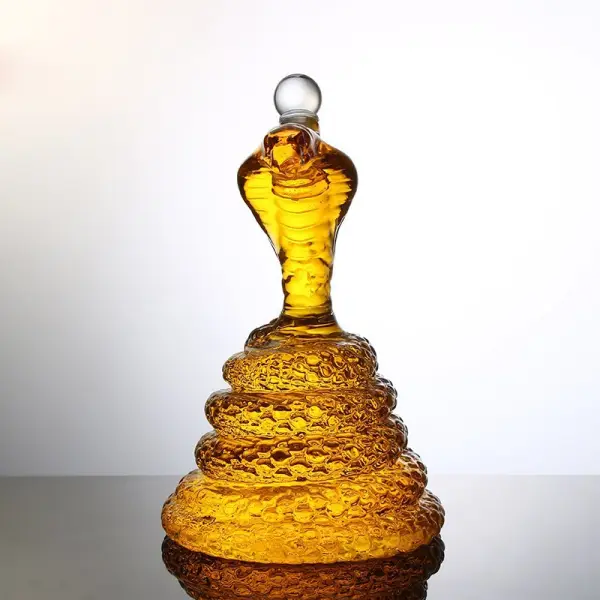 Glass Snake Shaped Wine Drinkware, Whiskey Decanter, Whiskey Carafe for Bar Restaurant - Lukalula.com 