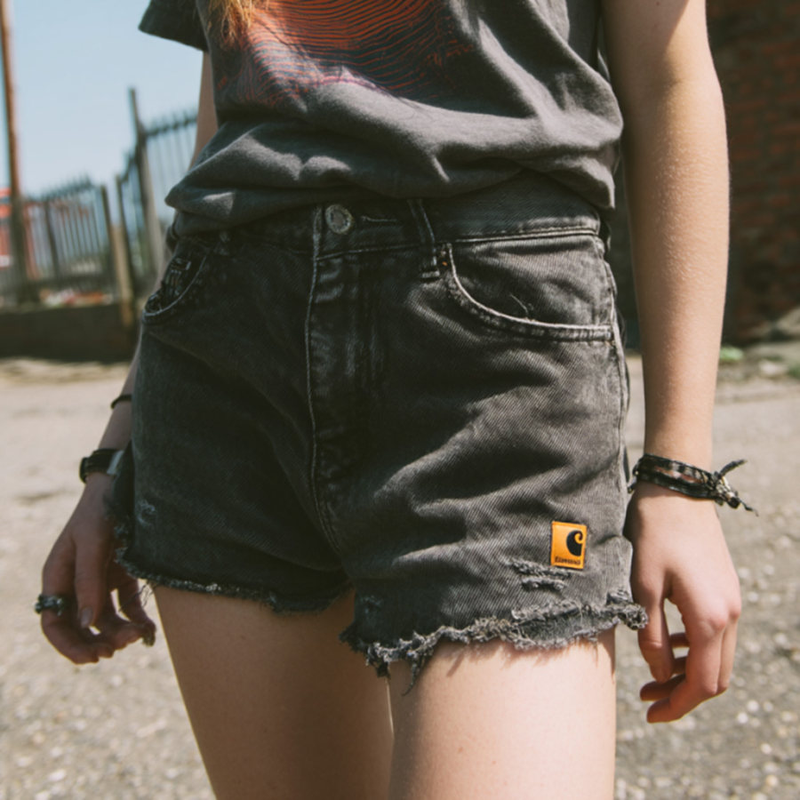 

Casual Summer Denim Shorts Outfit