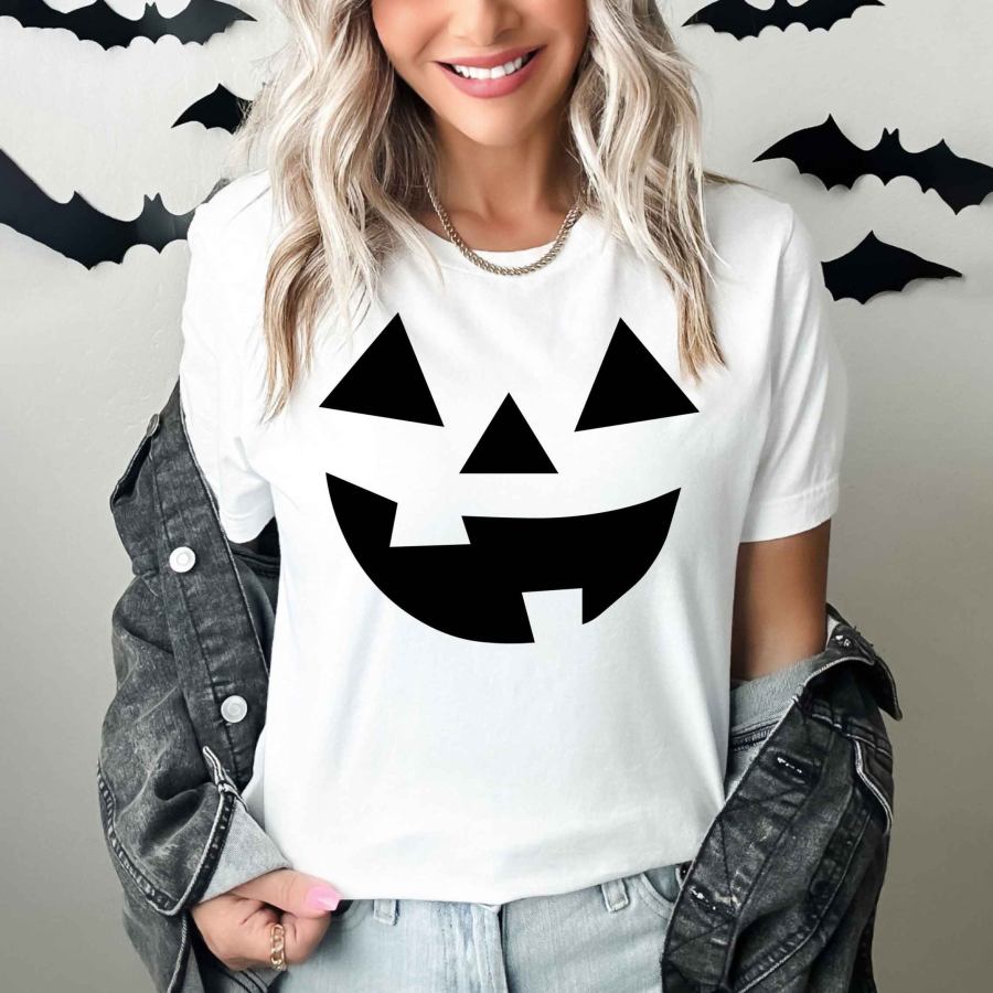 

Women's Vintage Halloween Jack-O-Lantern Short Sleeve Crew Neck T-Shirt