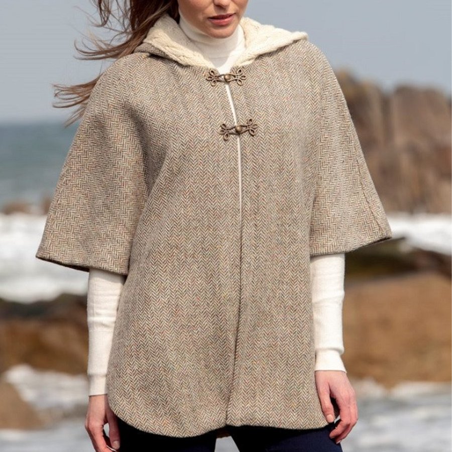 

Ladies Tweed Cape With Aran Collar