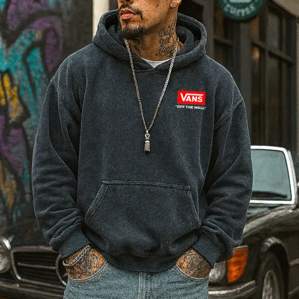 Stylish Hooded Sweatshirt With Iconic Logo Patch For Everyday Wear - Ootdyouth.com 