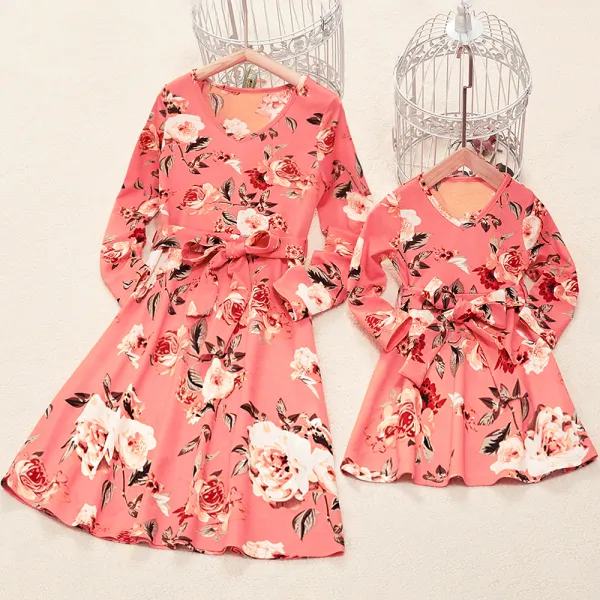 Round Neck Long Sleeve Pink Flower Printed Mom Girl Matching Dress With Belt - Popopiestyle.com 