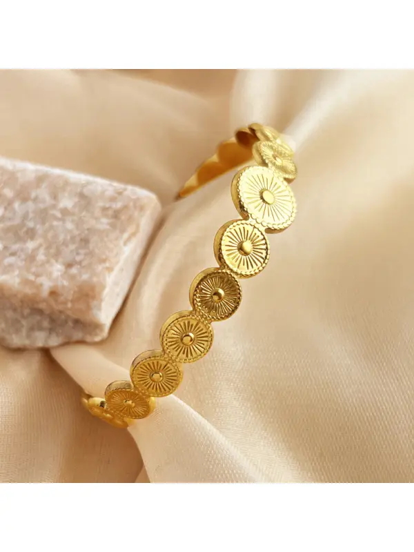 Women's Retro Geometric Open Gold Titanium Steel Bracelet - Localziv.com 