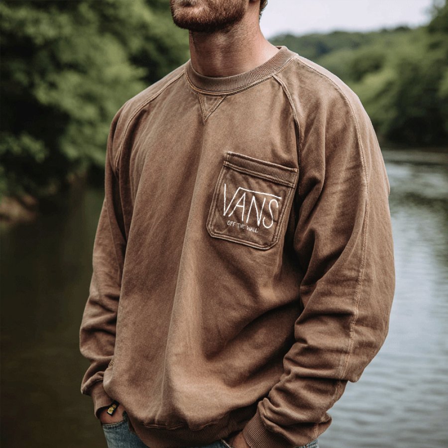 

Casual Crewneck Sweatshirt With Chest Pocket - Perfect For Everyday Wear